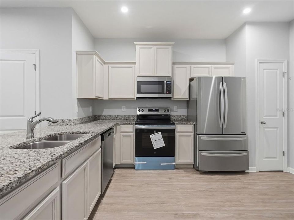 For Rent: $2,000 (3 beds, 2 baths, 1444 Square Feet)