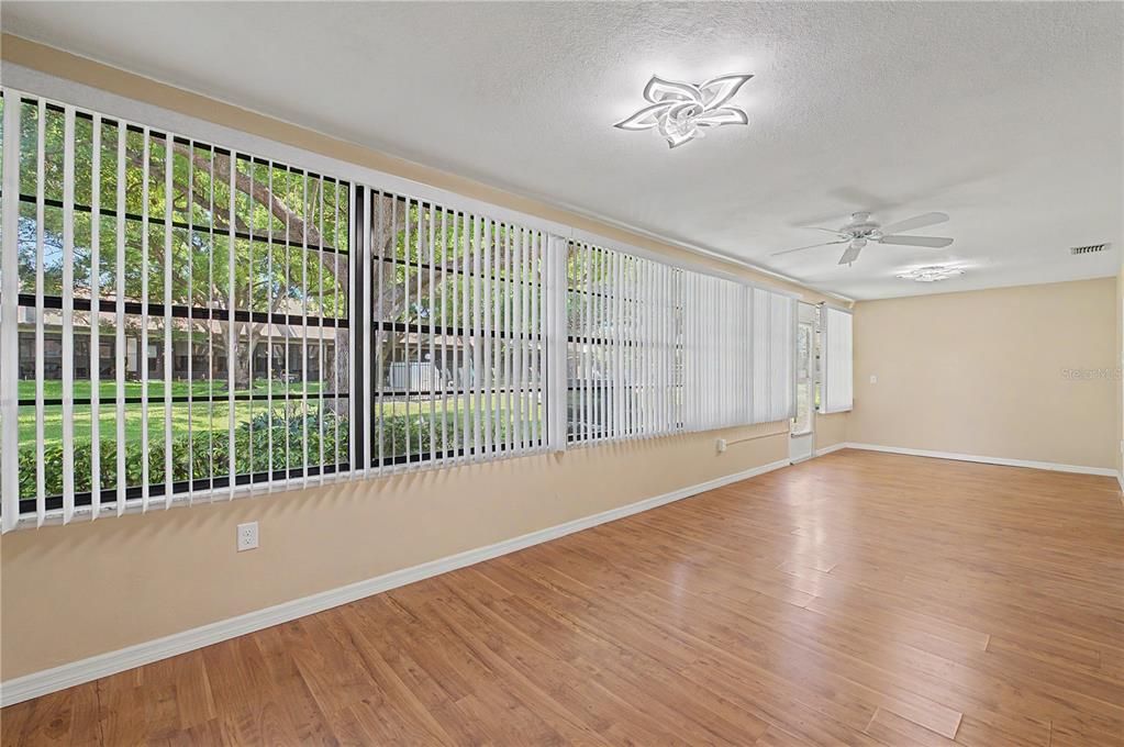 En Venta: $249,900 (2 camas, 2 baños, 1120 Pies cuadrados)