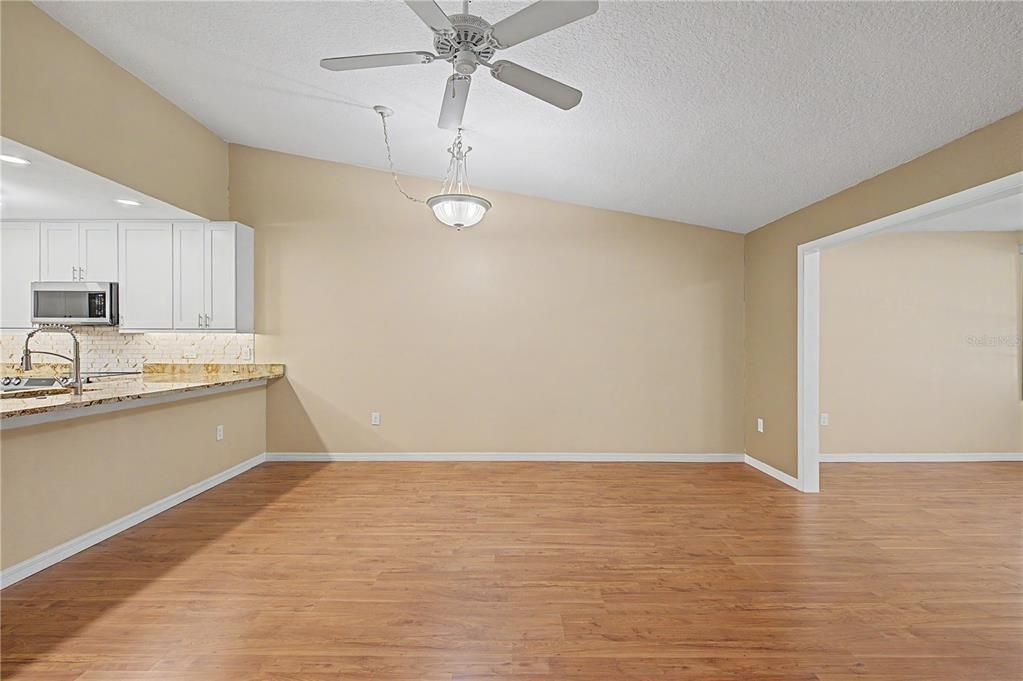 En Venta: $249,900 (2 camas, 2 baños, 1120 Pies cuadrados)