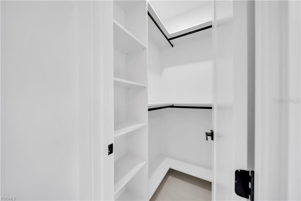 For Sale: $374,900 (4 beds, 3 baths, 1778 Square Feet)