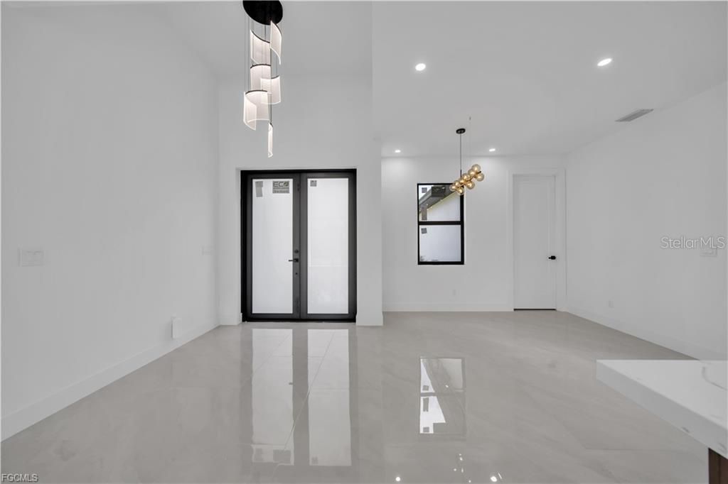 For Sale: $374,900 (4 beds, 3 baths, 1778 Square Feet)