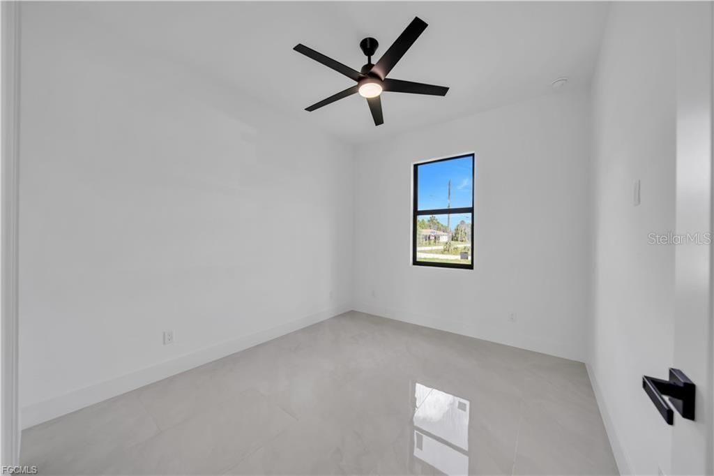 For Sale: $374,900 (4 beds, 3 baths, 1778 Square Feet)