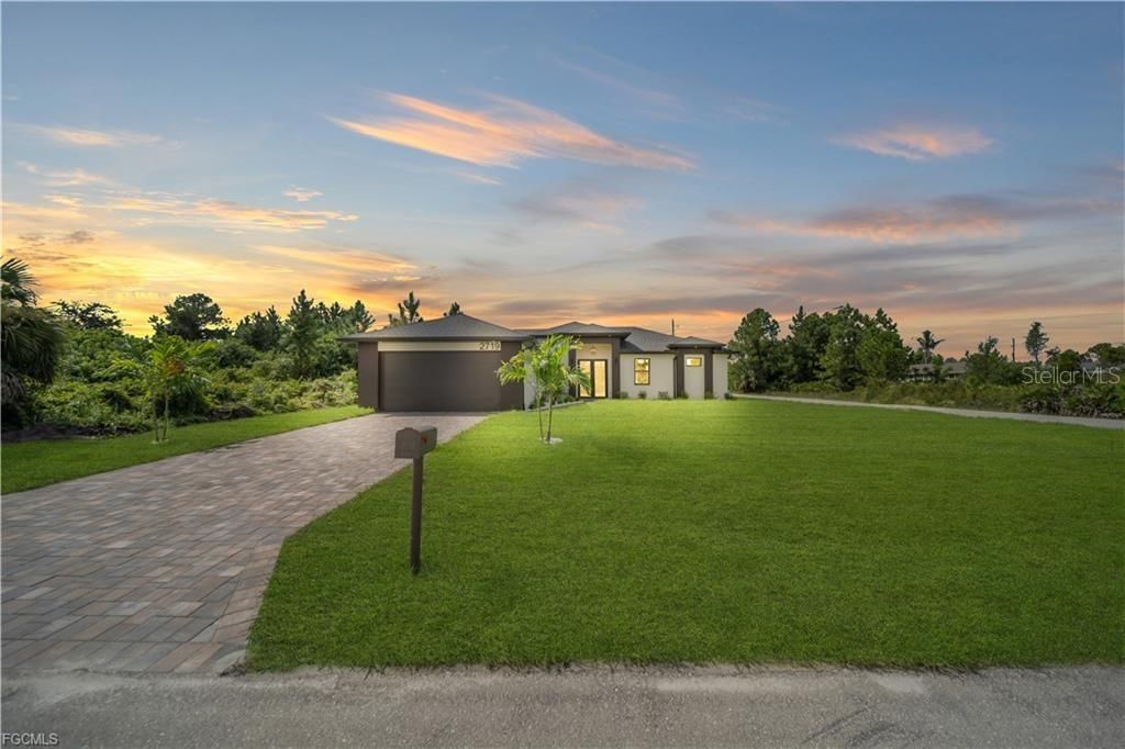 For Sale: $374,900 (4 beds, 3 baths, 1778 Square Feet)