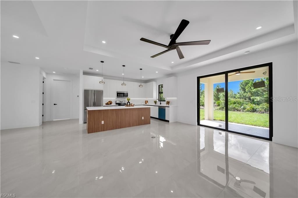 For Sale: $374,900 (4 beds, 3 baths, 1778 Square Feet)
