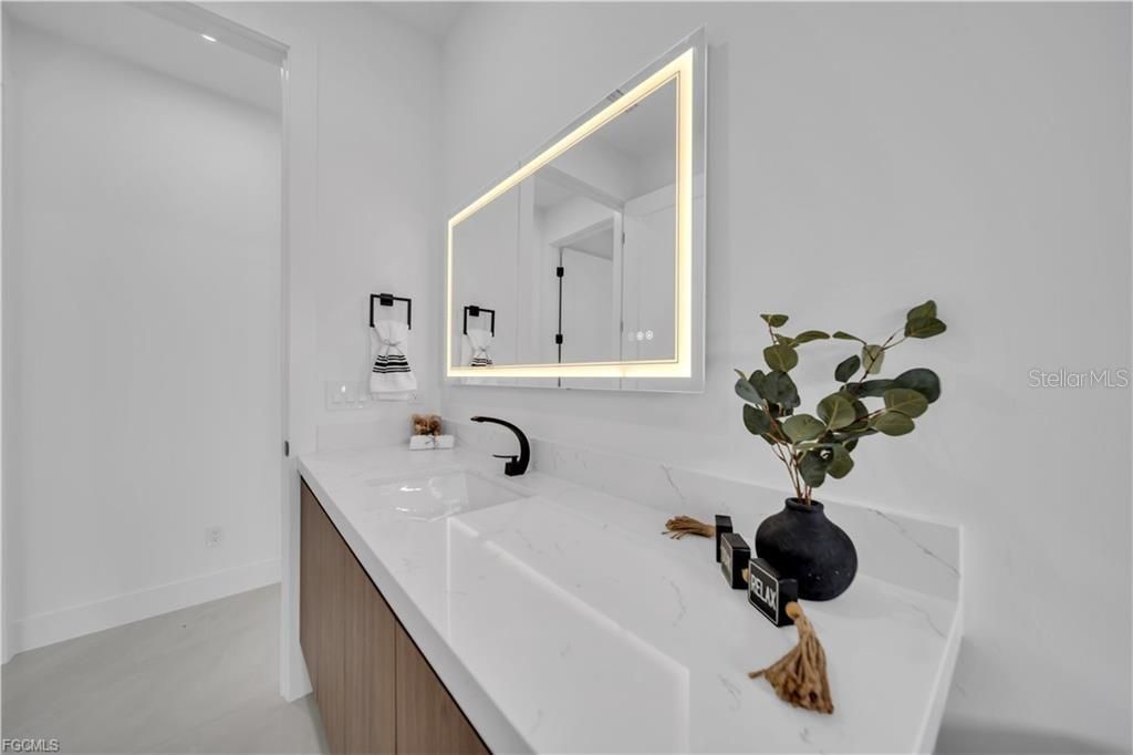 For Sale: $374,900 (4 beds, 3 baths, 1778 Square Feet)