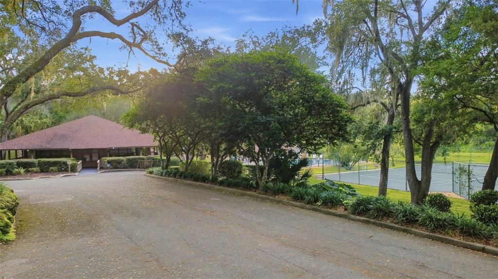 For Sale: $385,000 (4 beds, 3 baths, 2596 Square Feet)