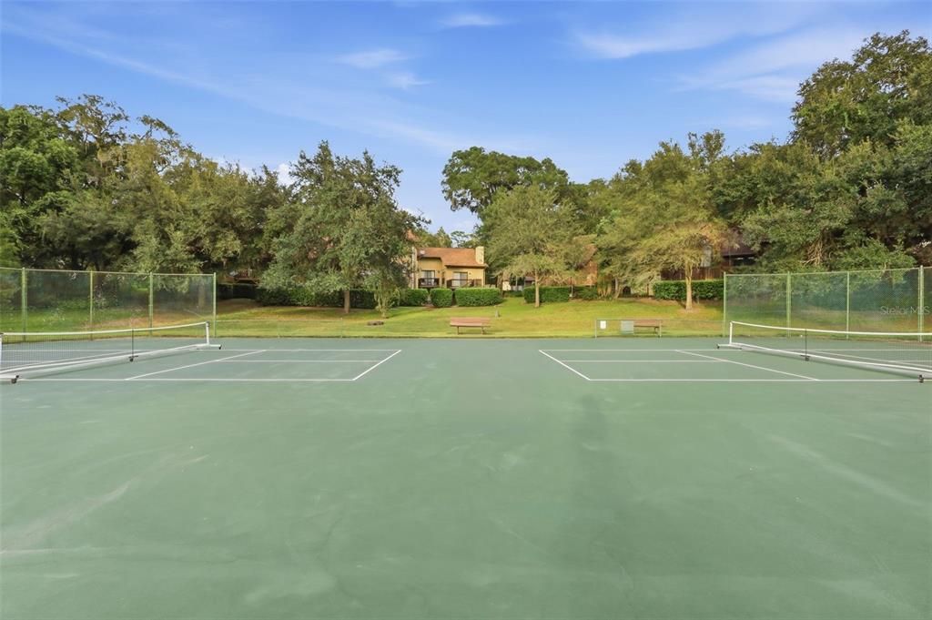 For Sale: $385,000 (4 beds, 3 baths, 2596 Square Feet)