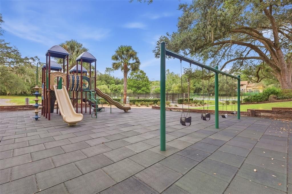 For Sale: $385,000 (4 beds, 3 baths, 2596 Square Feet)