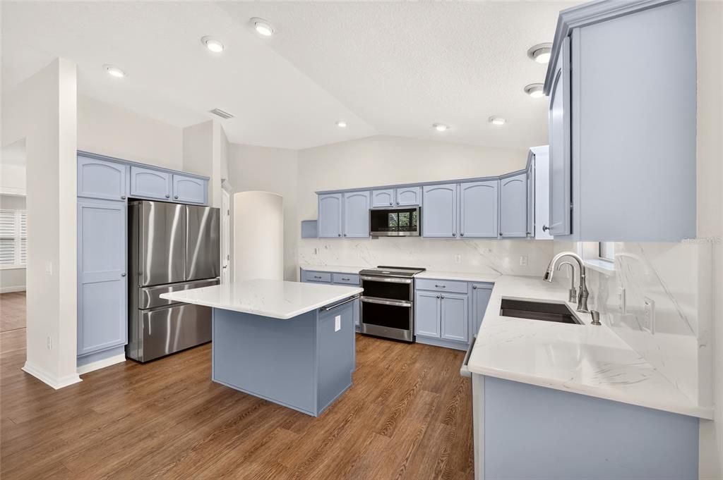 For Sale: $479,900 (3 beds, 2 baths, 1612 Square Feet)