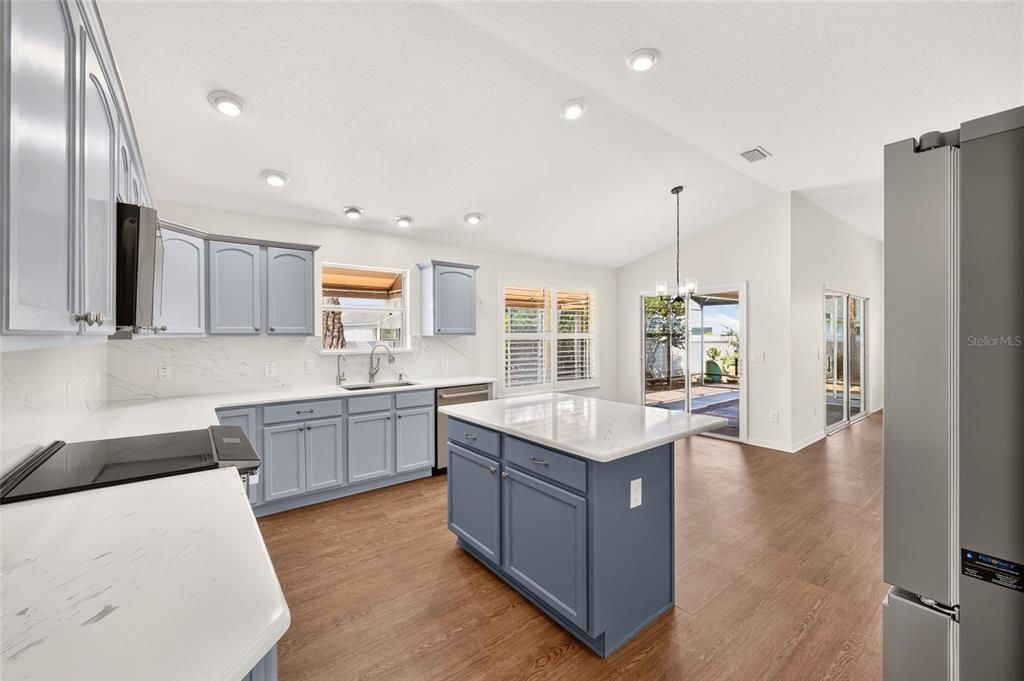 For Sale: $479,900 (3 beds, 2 baths, 1612 Square Feet)