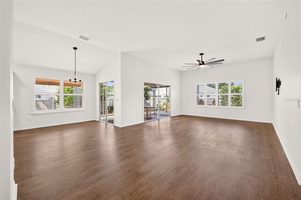 For Sale: $479,900 (3 beds, 2 baths, 1612 Square Feet)