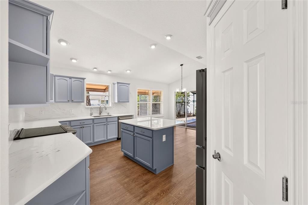 For Sale: $479,900 (3 beds, 2 baths, 1612 Square Feet)