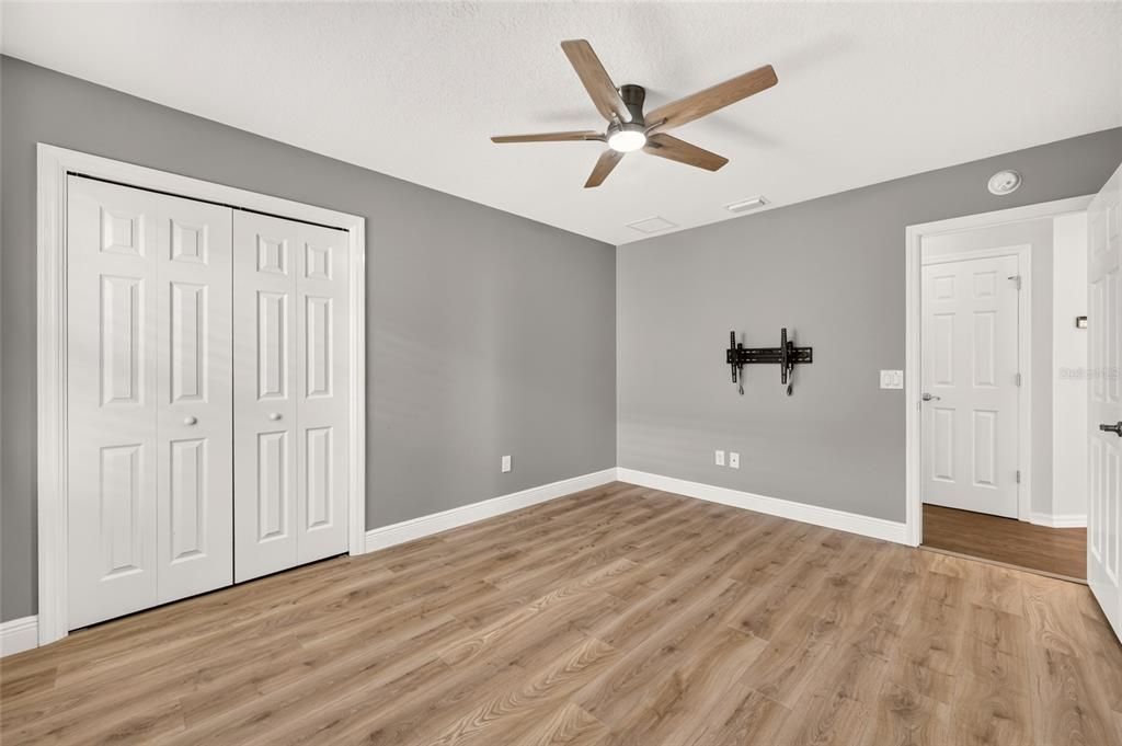 For Sale: $479,900 (3 beds, 2 baths, 1612 Square Feet)