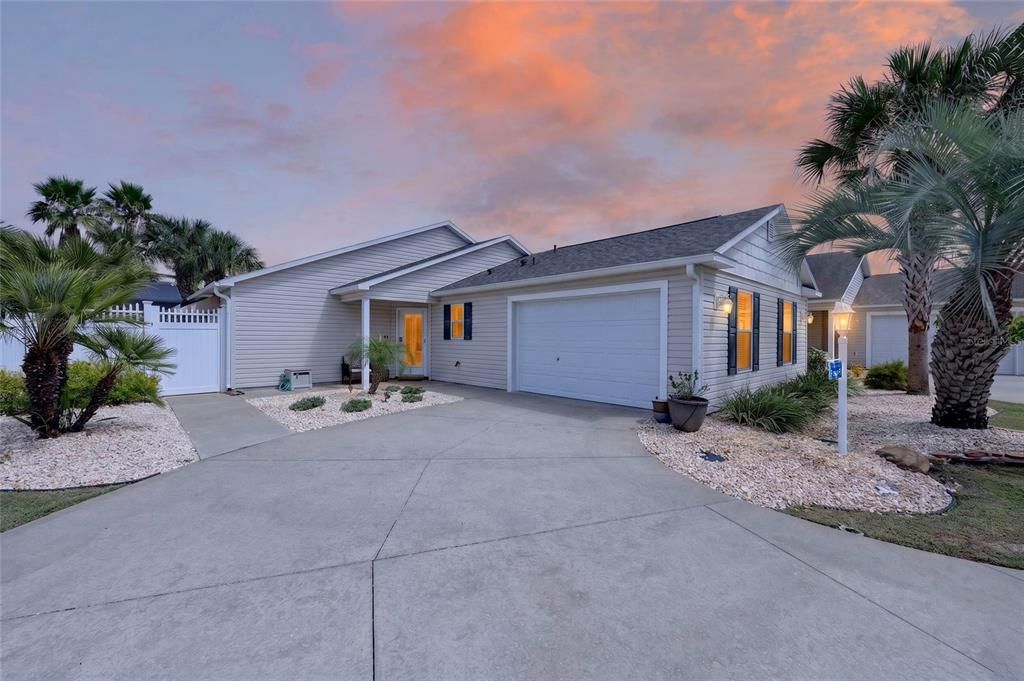 For Sale: $479,900 (3 beds, 2 baths, 1612 Square Feet)