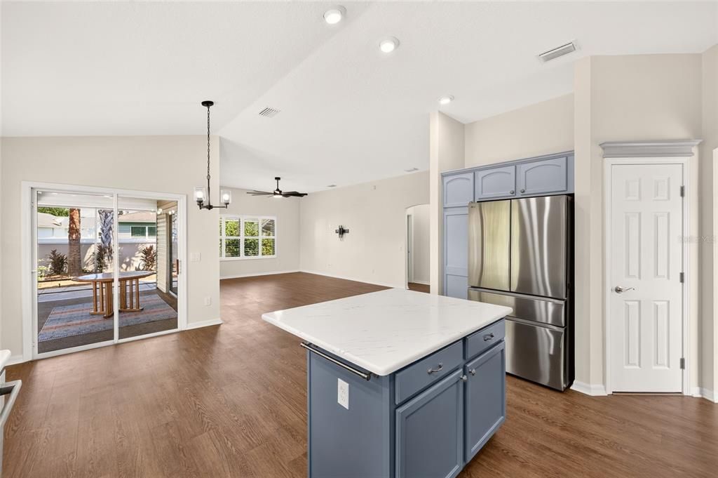 For Sale: $479,900 (3 beds, 2 baths, 1612 Square Feet)