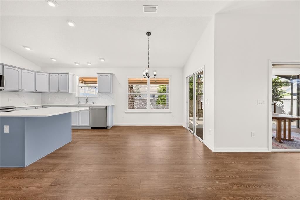 For Sale: $479,900 (3 beds, 2 baths, 1612 Square Feet)