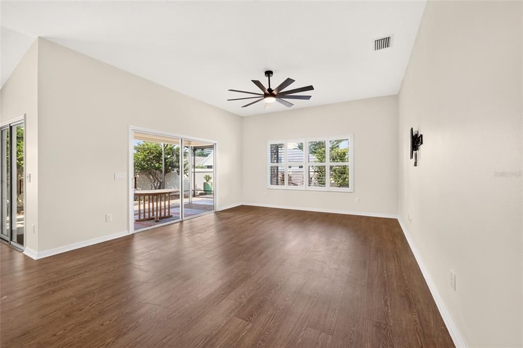 For Sale: $479,900 (3 beds, 2 baths, 1612 Square Feet)