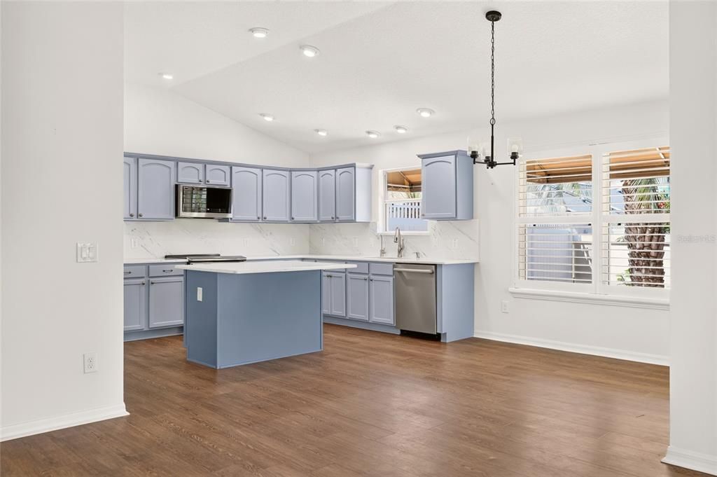 For Sale: $479,900 (3 beds, 2 baths, 1612 Square Feet)