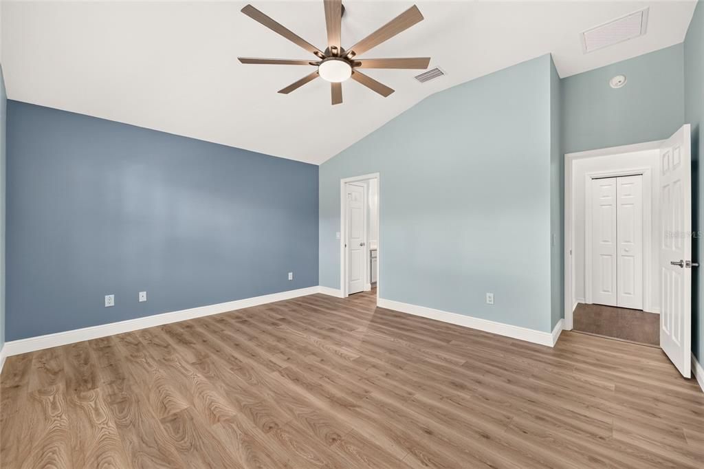 For Sale: $479,900 (3 beds, 2 baths, 1612 Square Feet)