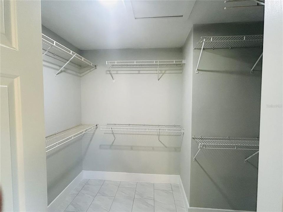 На продажу: $395,000 (4 спален, 2 ванн, 1952 Квадратных фут)