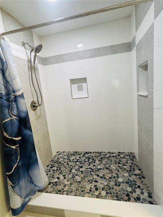 На продажу: $395,000 (4 спален, 2 ванн, 1952 Квадратных фут)