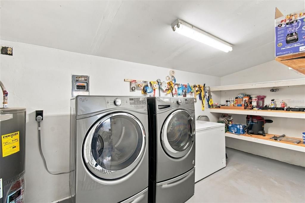 For Sale: $275,000 (3 beds, 2 baths, 1589 Square Feet)