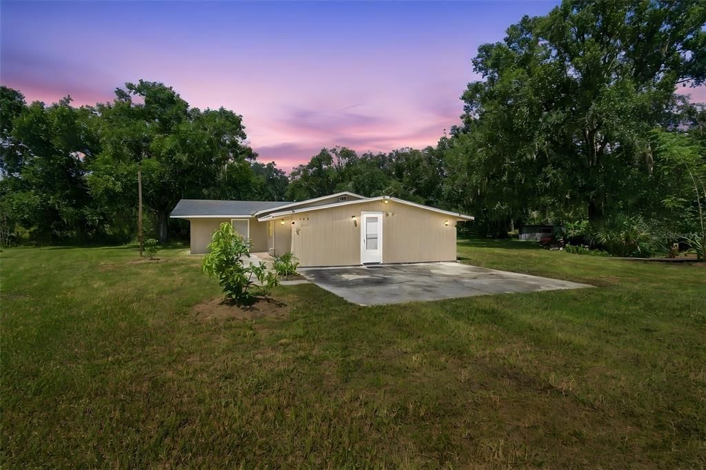 For Sale: $275,000 (3 beds, 2 baths, 1589 Square Feet)