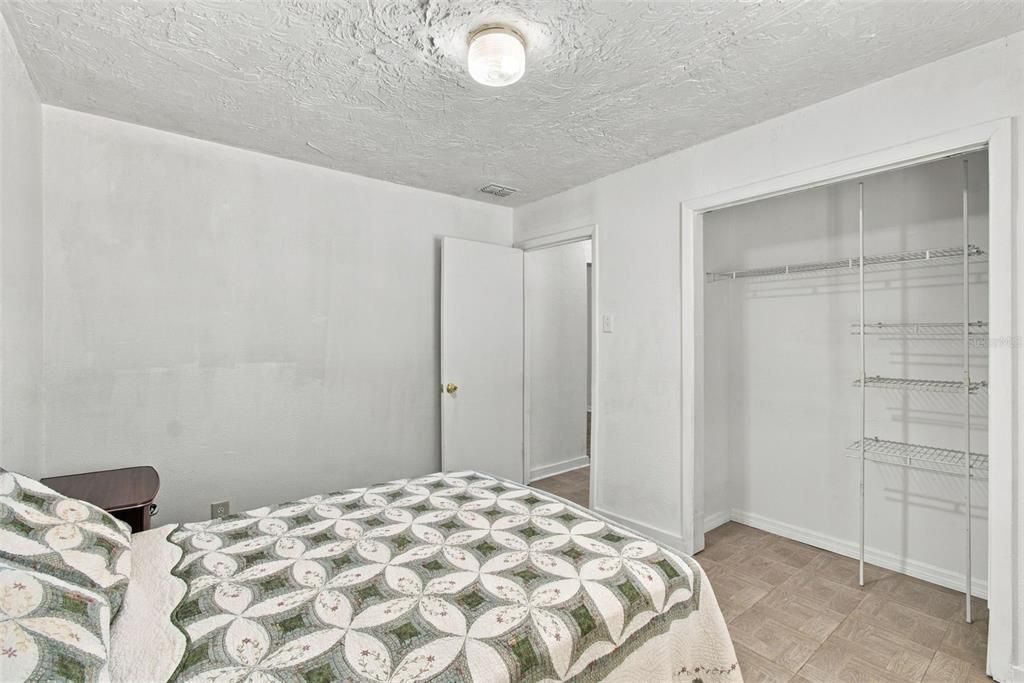For Sale: $275,000 (3 beds, 2 baths, 1589 Square Feet)