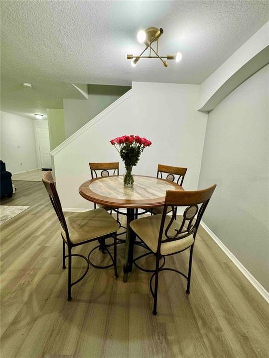 For Rent: $2,100 (3 beds, 2 baths, 1558 Square Feet)