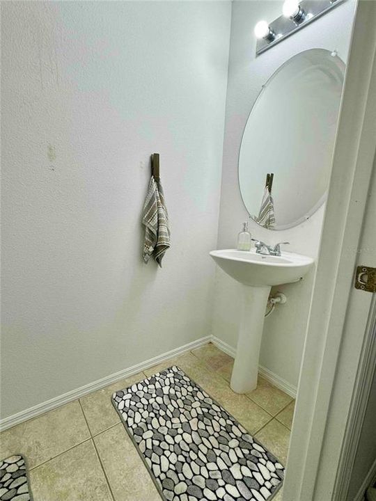 For Rent: $2,100 (3 beds, 2 baths, 1558 Square Feet)