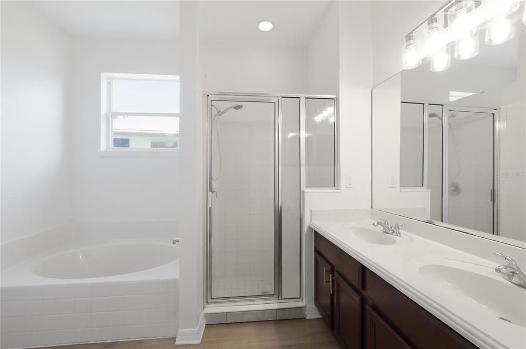 For Sale: $435,000 (4 beds, 3 baths, 2753 Square Feet)