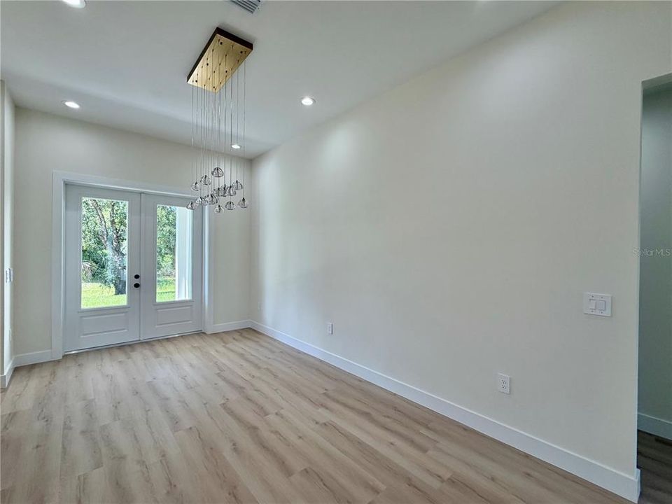 На продажу: $369,900 (3 спален, 2 ванн, 1553 Квадратных фут)