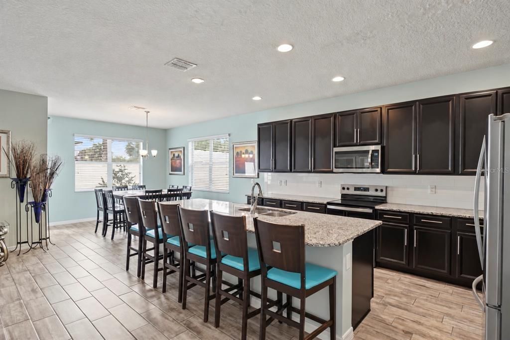 For Sale: $599,000 (5 beds, 4 baths, 3446 Square Feet)
