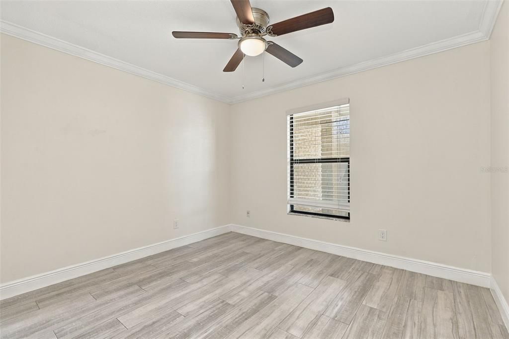 For Sale: $294,900 (2 beds, 2 baths, 890 Square Feet)
