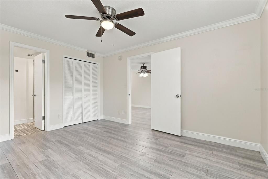 For Sale: $294,900 (2 beds, 2 baths, 890 Square Feet)