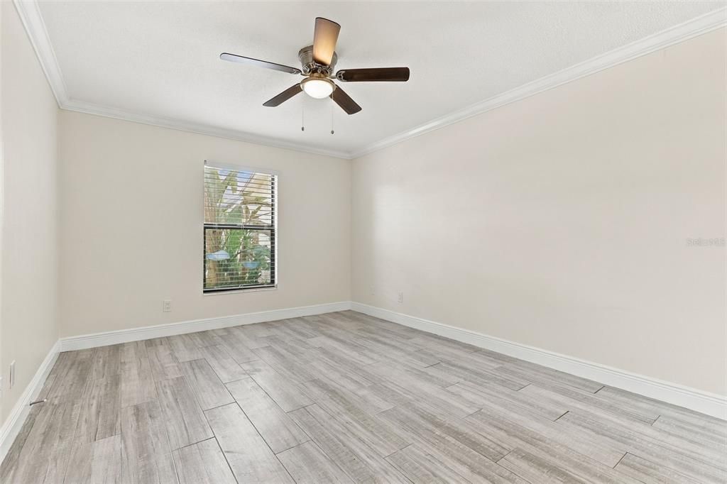 For Sale: $294,900 (2 beds, 2 baths, 890 Square Feet)