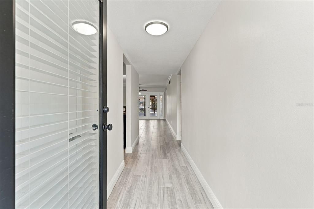 For Sale: $294,900 (2 beds, 2 baths, 890 Square Feet)