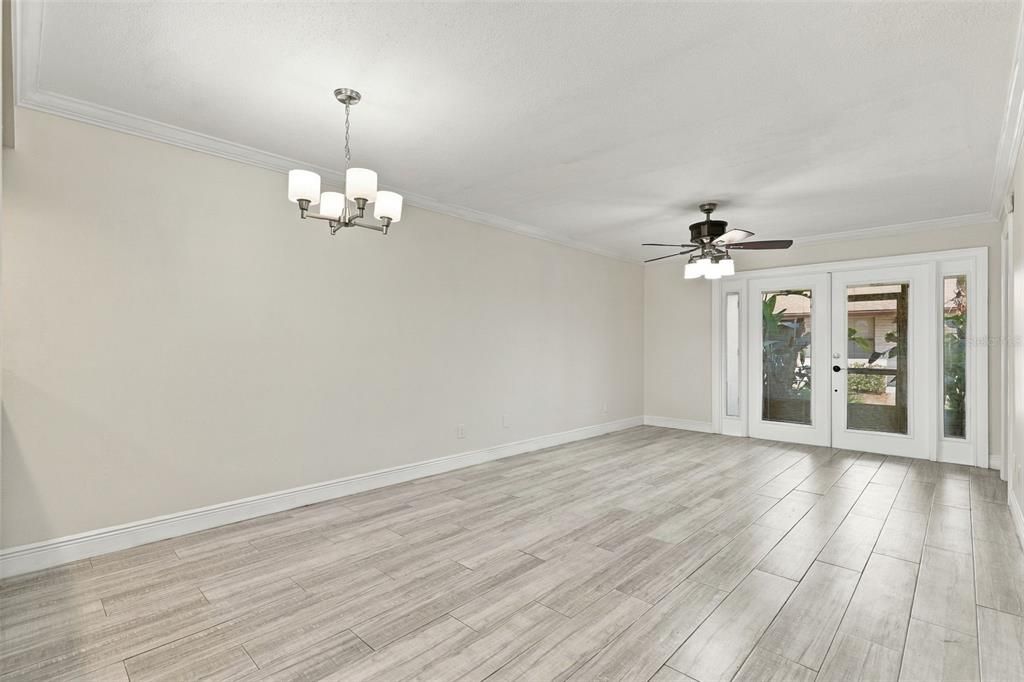 For Sale: $294,900 (2 beds, 2 baths, 890 Square Feet)