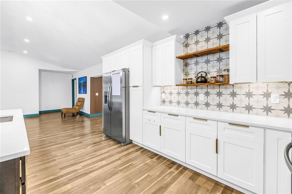 En Venta: $769,000 (3 camas, 3 baños, 2068 Pies cuadrados)
