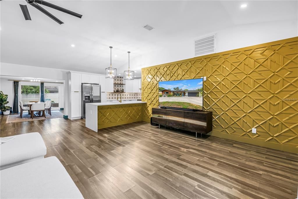 En Venta: $769,000 (3 camas, 3 baños, 2068 Pies cuadrados)