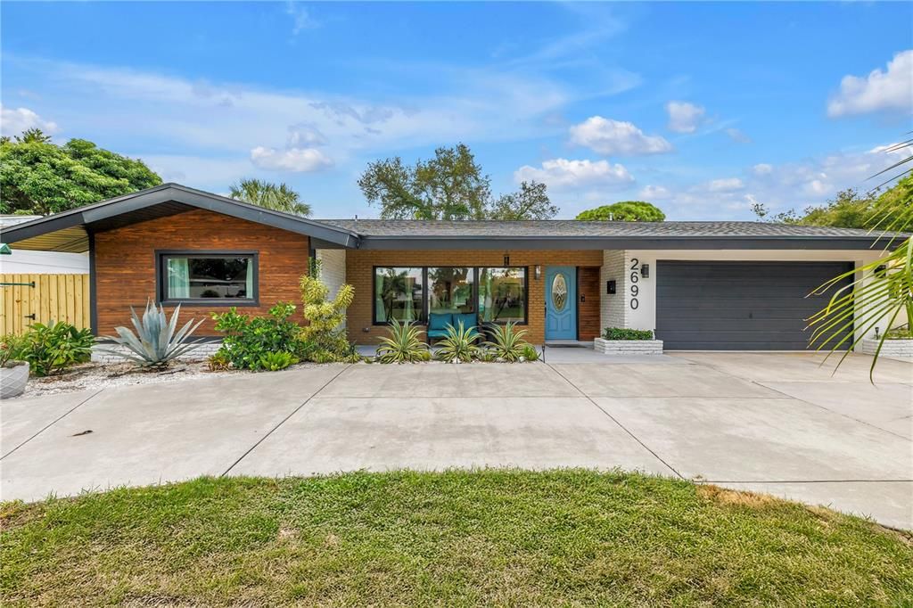 En Venta: $769,000 (3 camas, 3 baños, 2068 Pies cuadrados)