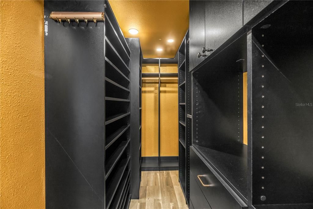 En Venta: $769,000 (3 camas, 3 baños, 2068 Pies cuadrados)