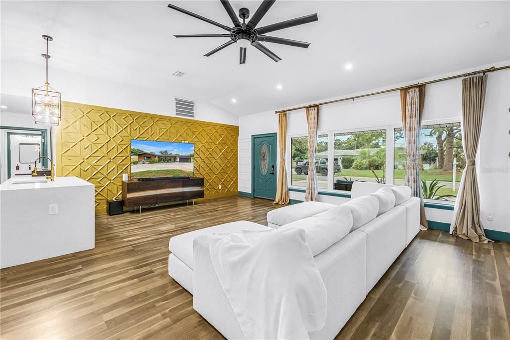 En Venta: $769,000 (3 camas, 3 baños, 2068 Pies cuadrados)