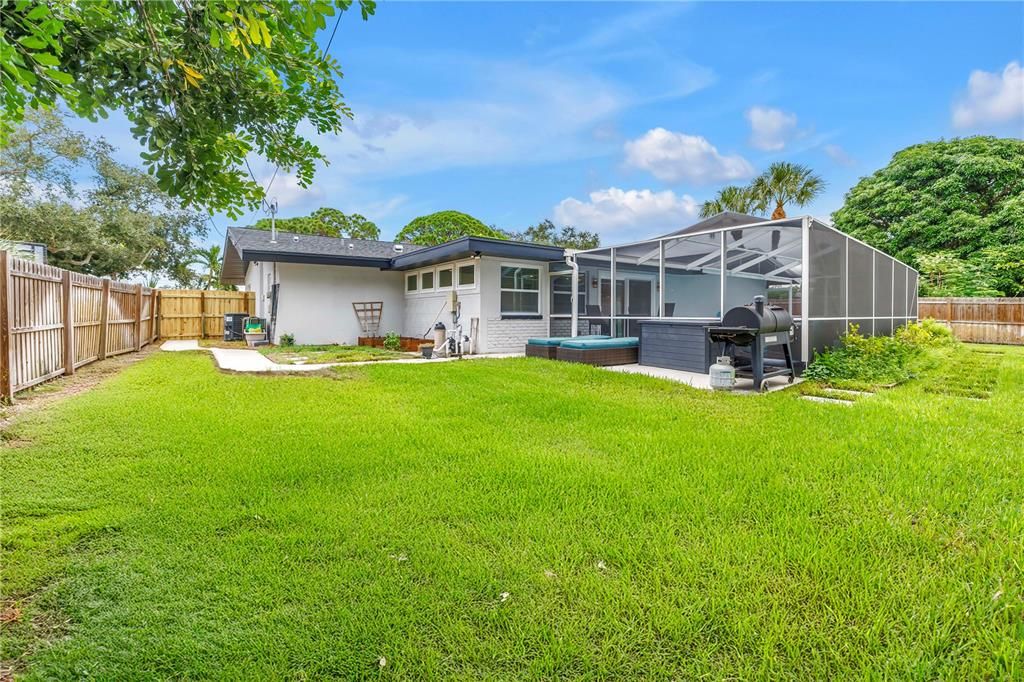 En Venta: $769,000 (3 camas, 3 baños, 2068 Pies cuadrados)
