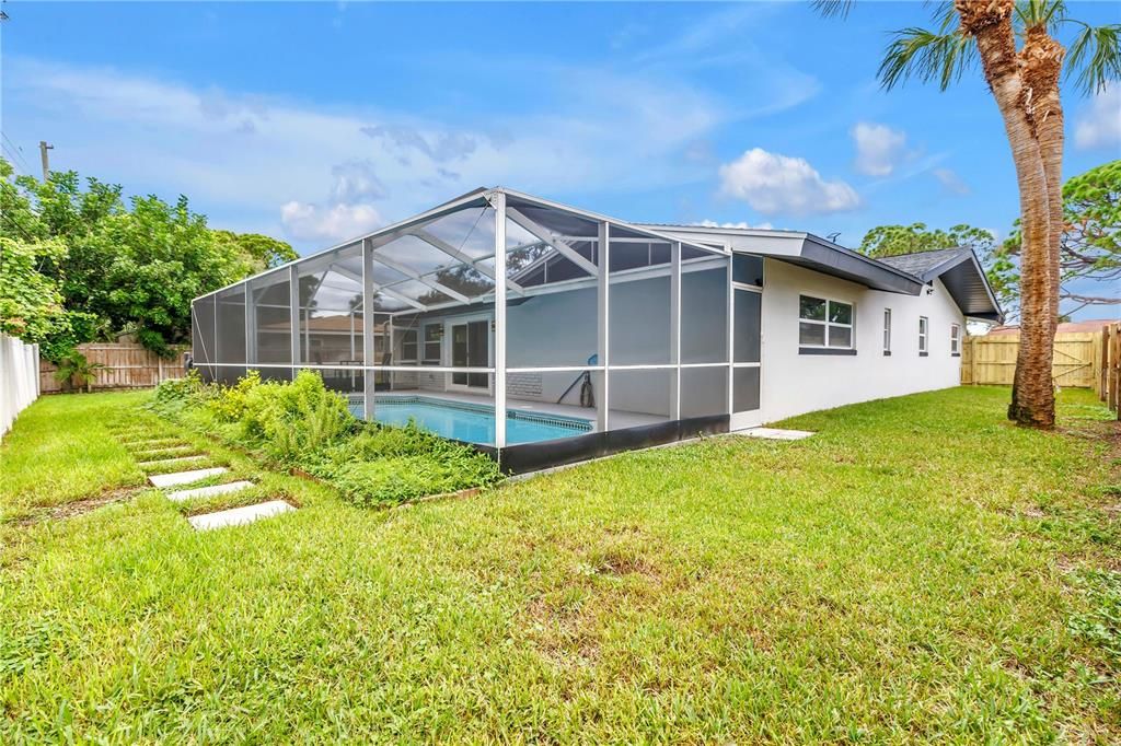 En Venta: $769,000 (3 camas, 3 baños, 2068 Pies cuadrados)