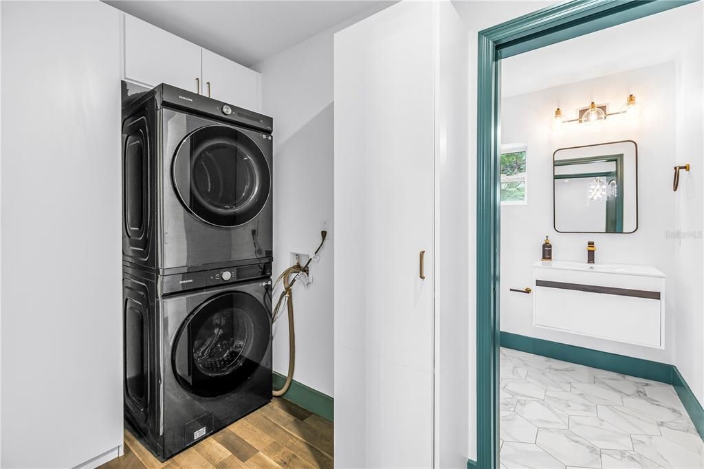 En Venta: $769,000 (3 camas, 3 baños, 2068 Pies cuadrados)
