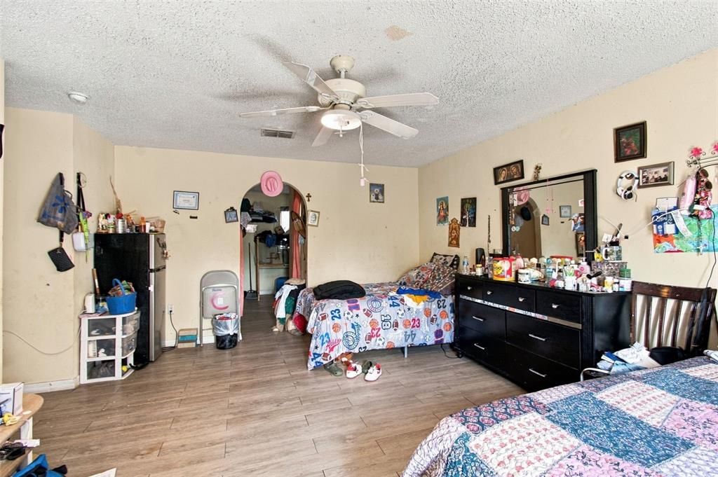 For Sale: $295,000 (4 beds, 2 baths, 2288 Square Feet)