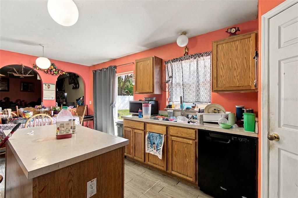 For Sale: $295,000 (4 beds, 2 baths, 2288 Square Feet)