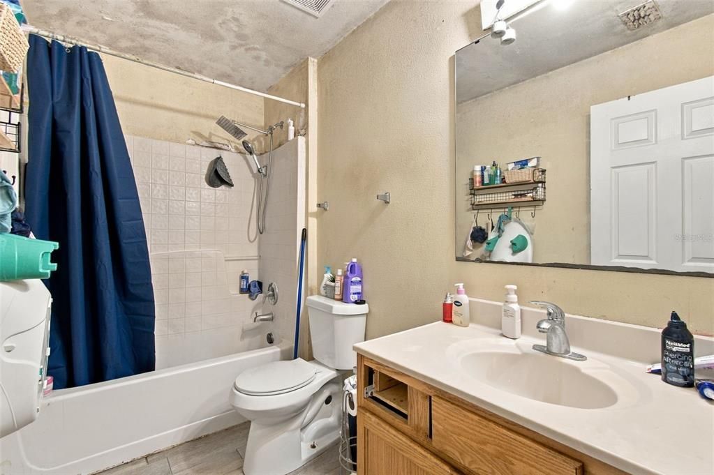 For Sale: $295,000 (4 beds, 2 baths, 2288 Square Feet)