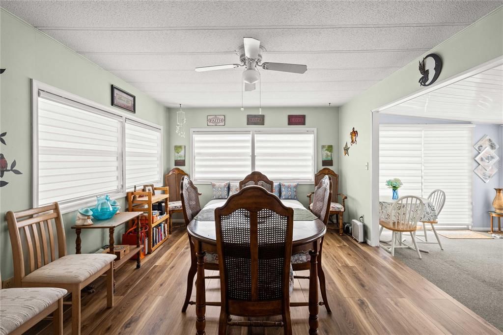 For Sale: $124,900 (2 beds, 1 baths, 944 Square Feet)